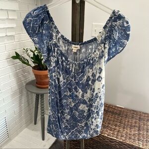 Love Stilh Top Blue and Cream On or Off Shoulders Size Medium Washable❤️